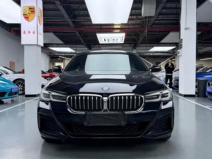 BMW 5 Series 2021