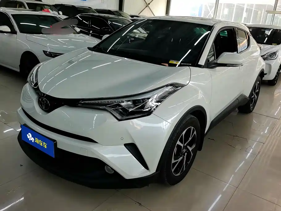 Toyota C-HR 2020 — фото 1