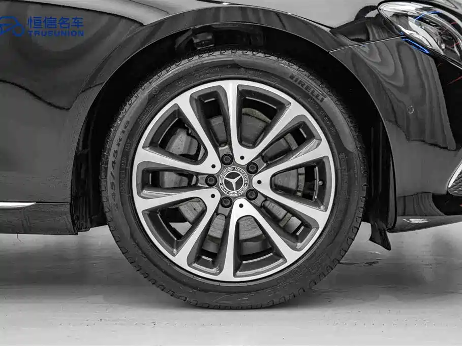Mercedes-Benz E-Class 2017 — фото 11