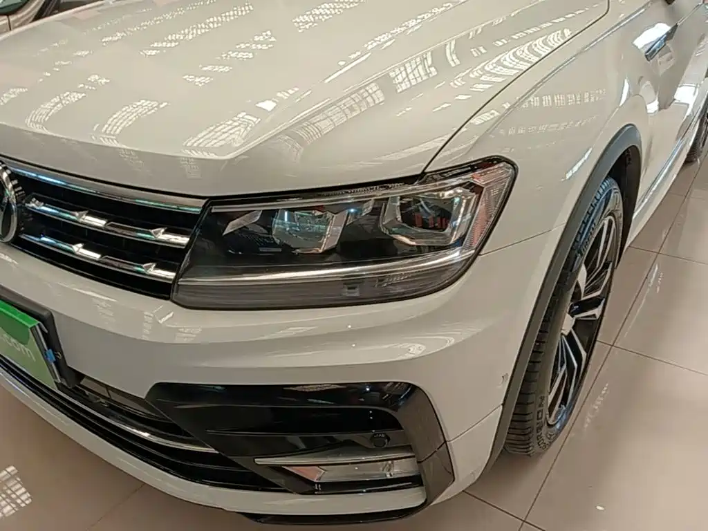 Volkswagen Tiguan L 2021 — фото 18