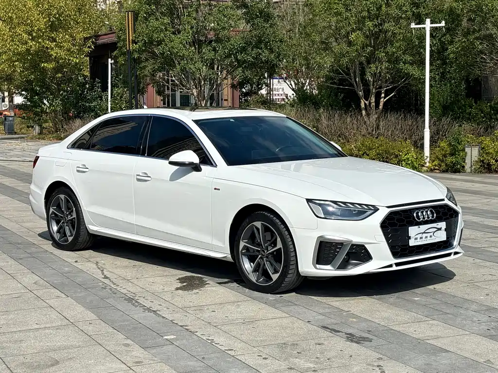 Audi A4L 2022 — фото 3