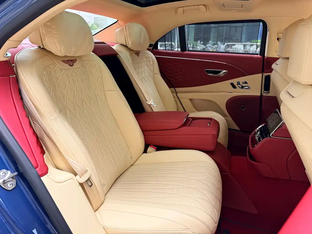 Bentley Flying Spur 2020 — фото 12