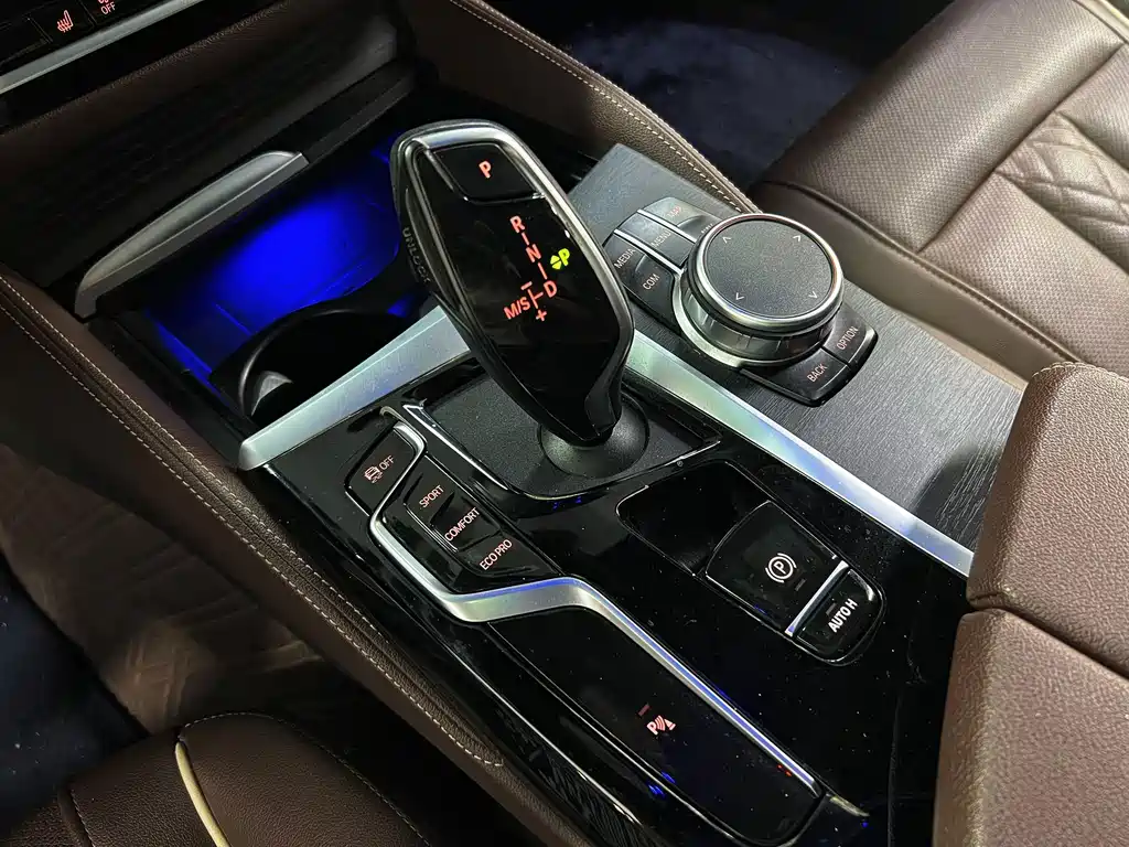 BMW 5 Series 2023 — фото 14