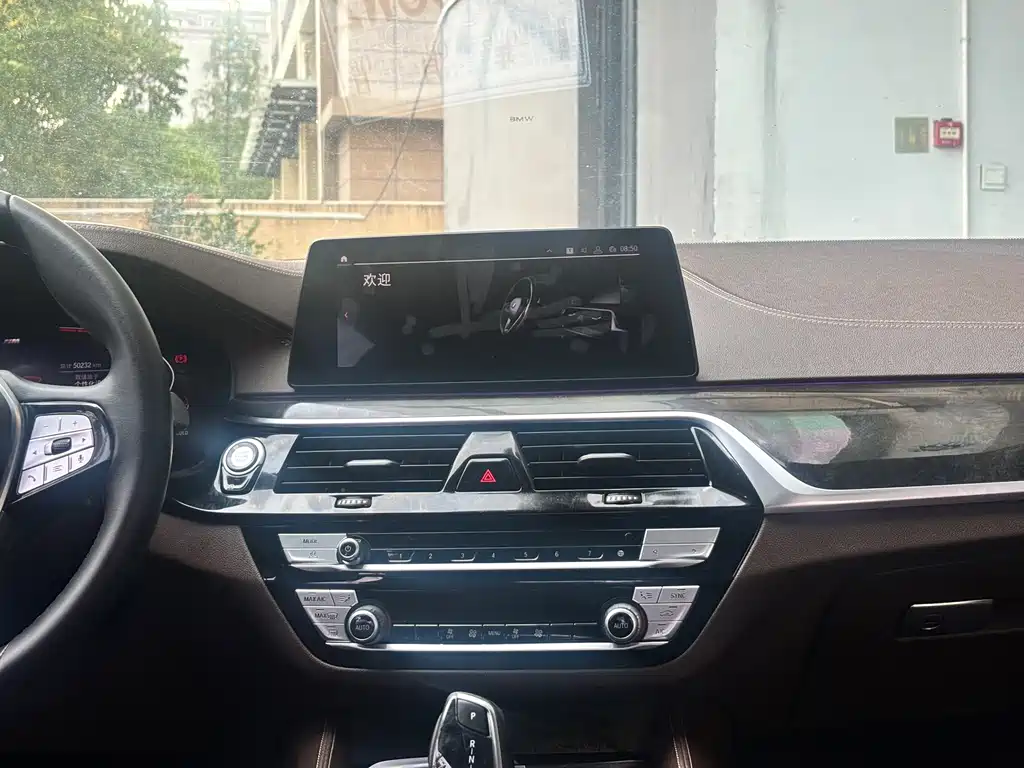 BMW 5 Series 2020 — фото 12