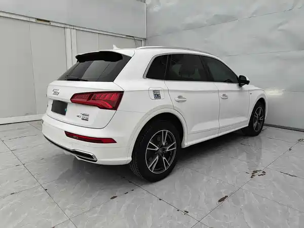 Audi Q5L 2021