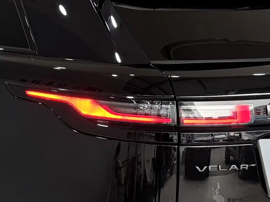 Land Rover Velar 2024 — фото 9