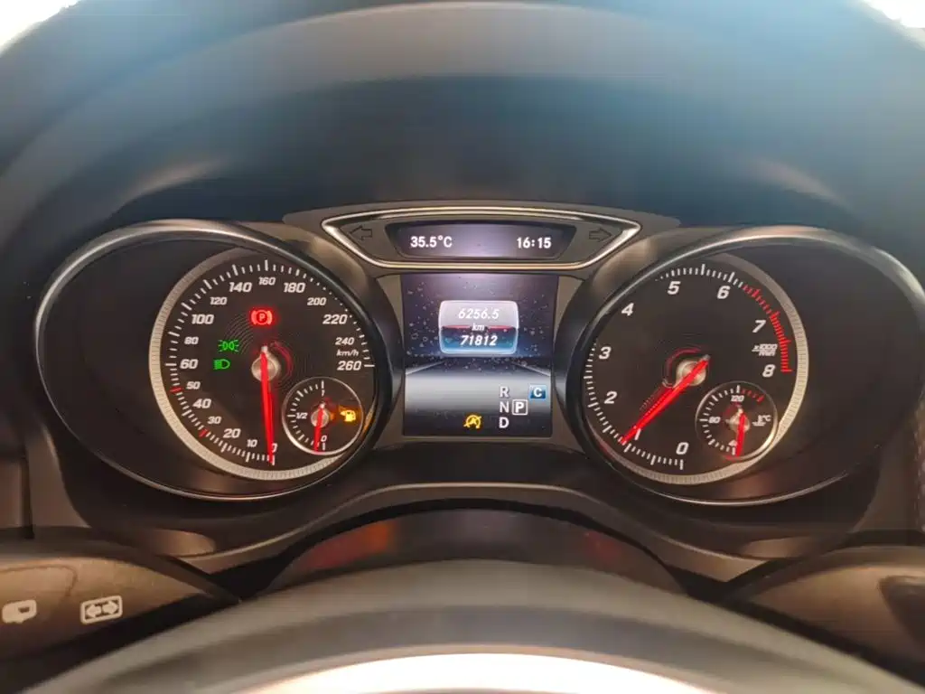 Mercedes-Benz GLA 2018 — фото 12