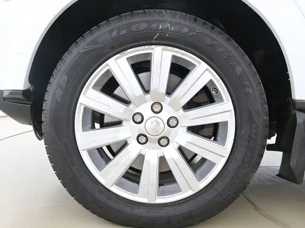 Land Rover Discovery 2015 — фото 12