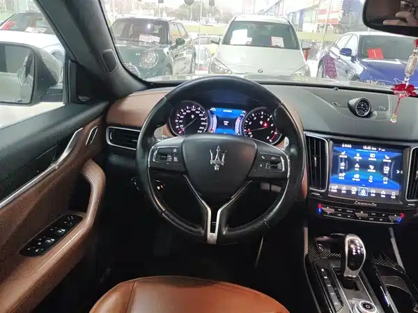 Maserati Levante 2016
