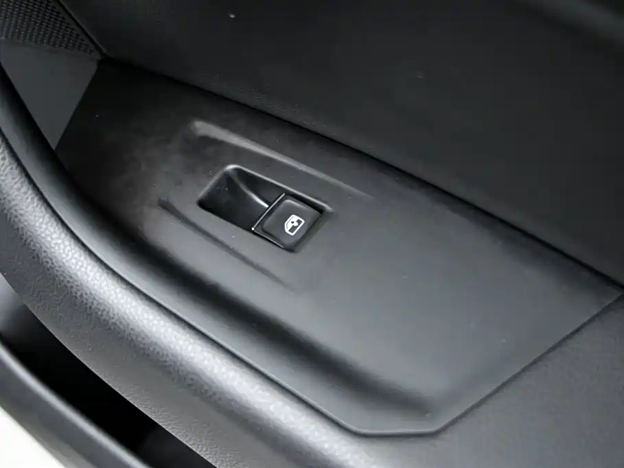 Volkswagen Touareg 2021 — фото 30
