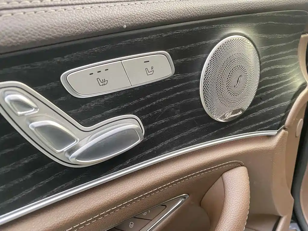 Mercedes-Benz E-Class 2023 — фото 4