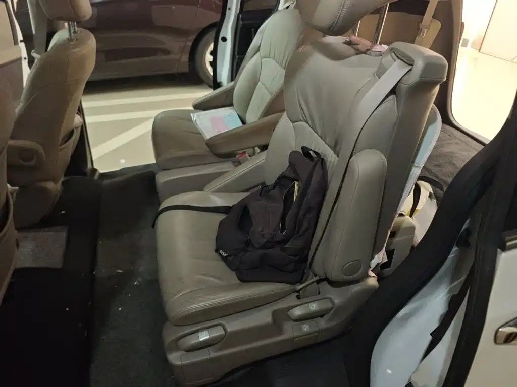 Honda Odyssey 2018 — фото 15