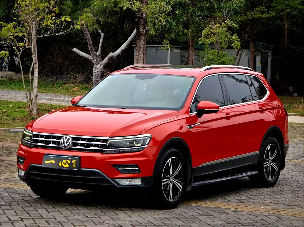 Volkswagen Tiguan L 2017 — фото 1
