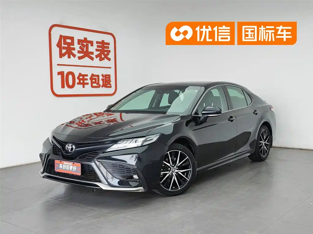 Toyota Camry 2022 — фото 1