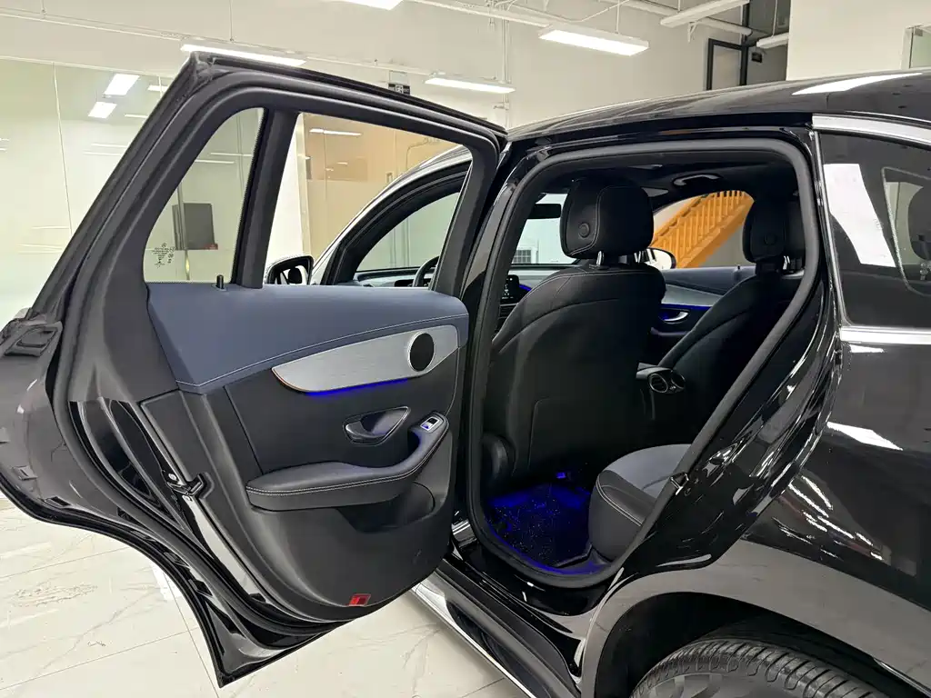 Mercedes-Benz EQC 2022 — фото 13