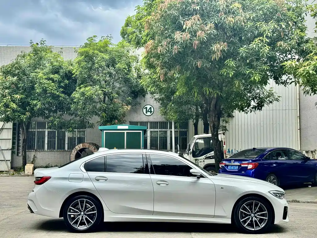 BMW 3 Series 2021 — фото 10