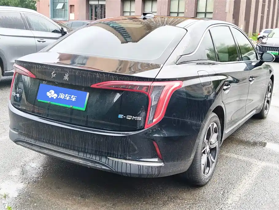 Hongqi E-QM5 2023 — фото 3