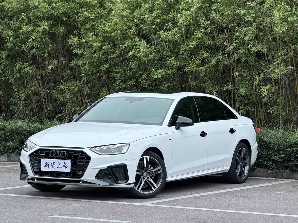 Audi A4L 2021 — фото 1