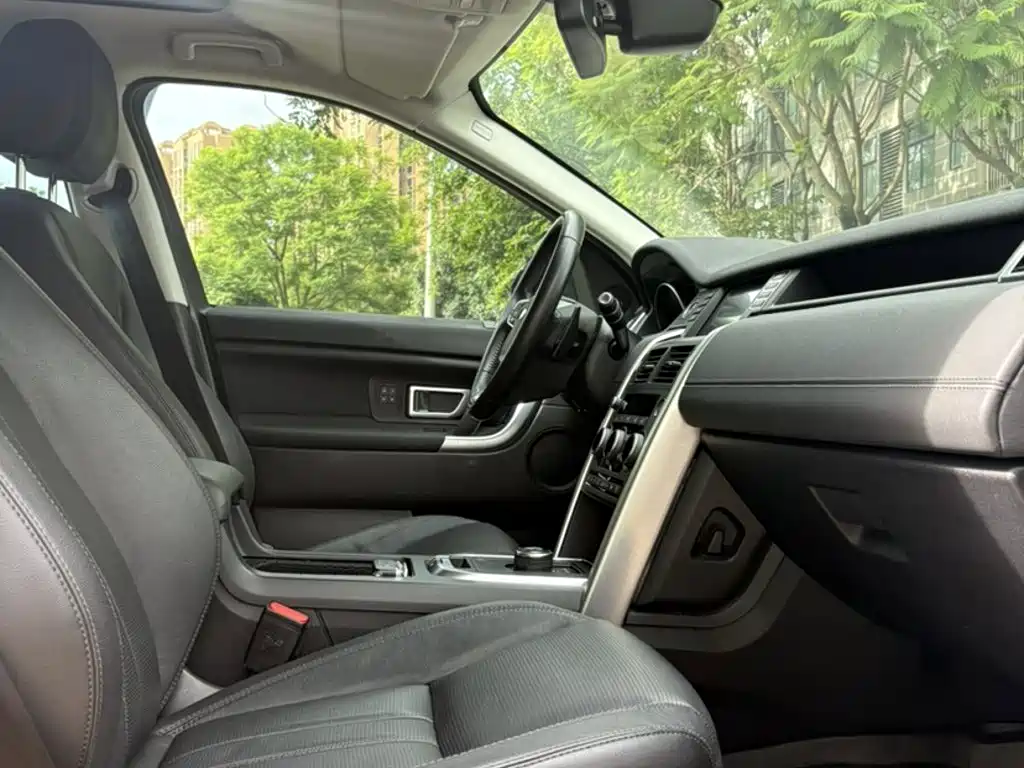 Land Rover Discovery Sport 2017 — фото 10
