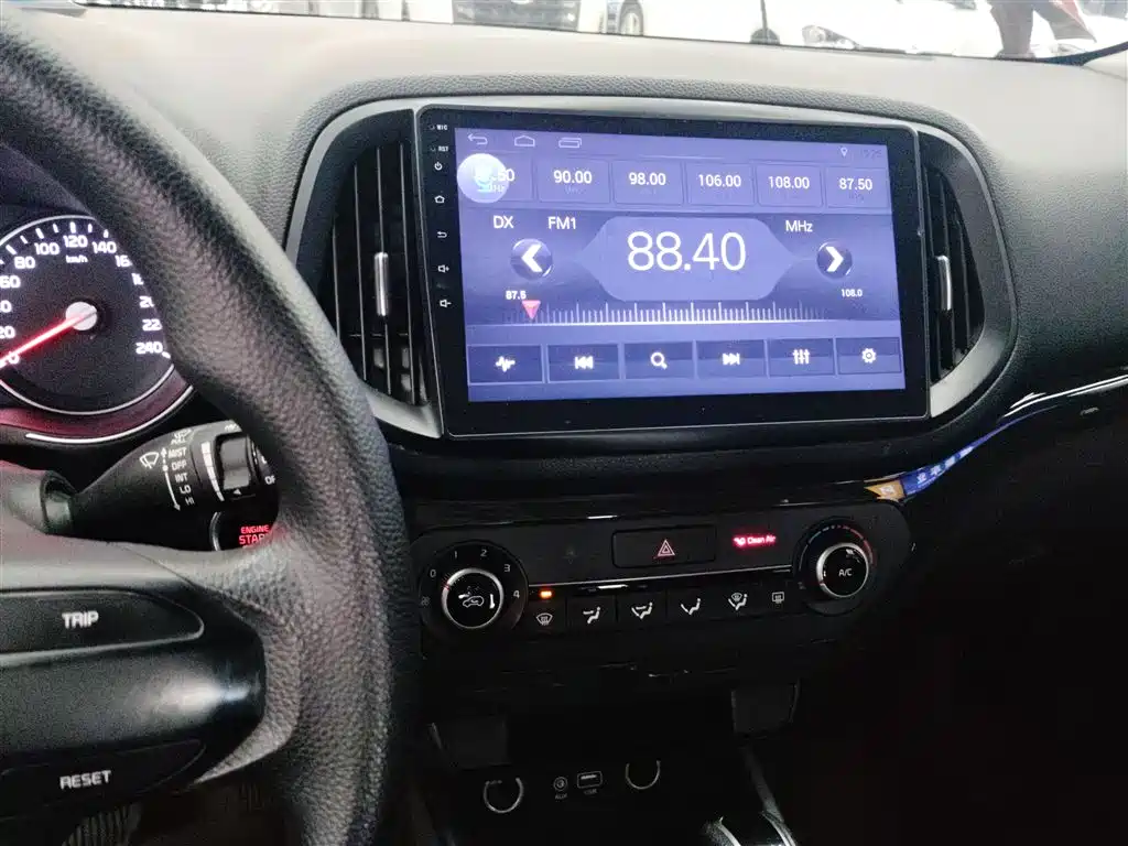 Kia KX3 2015 — фото 9