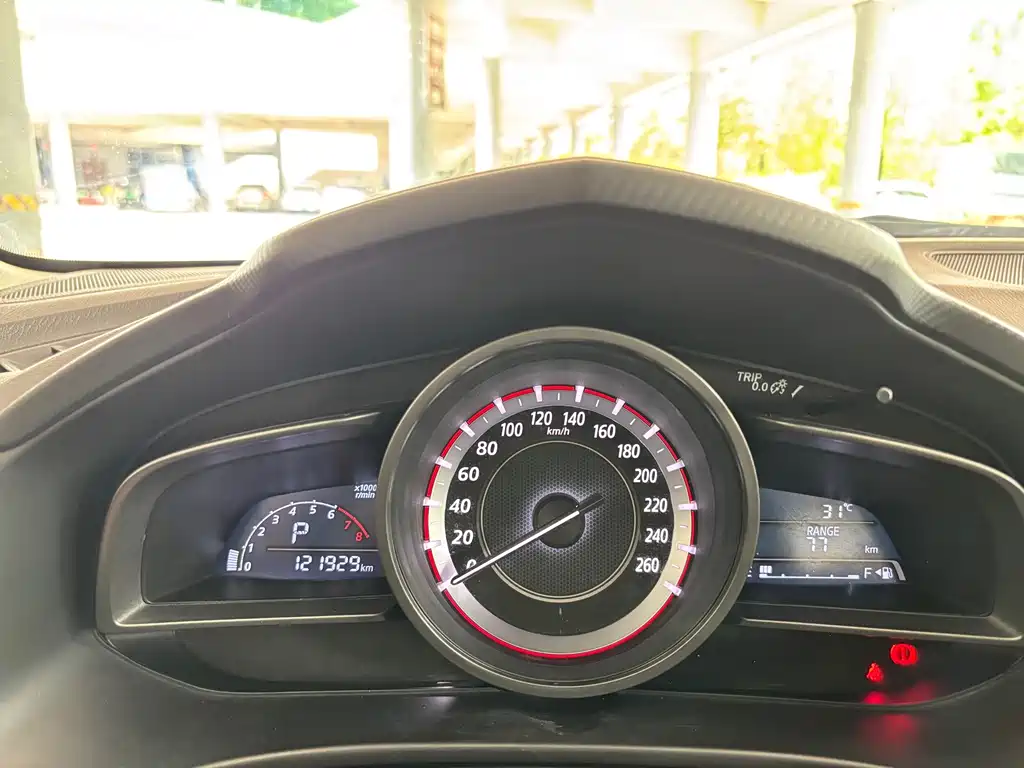 Mazda 3 Axela 2016 — фото 10
