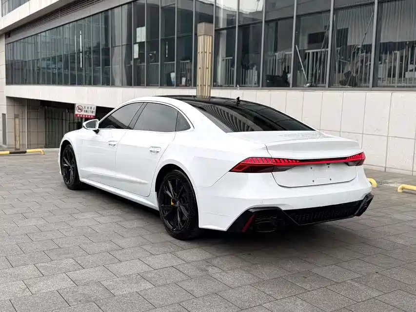 Audi A7L 2023 — фото 10