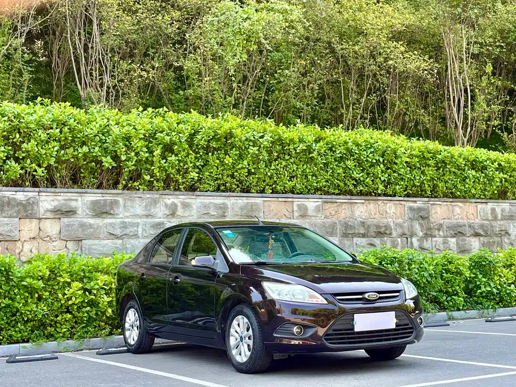 Ford Focus 2014 — фото 3
