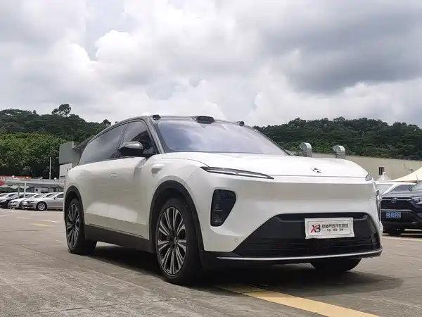 NIO ES8 2024