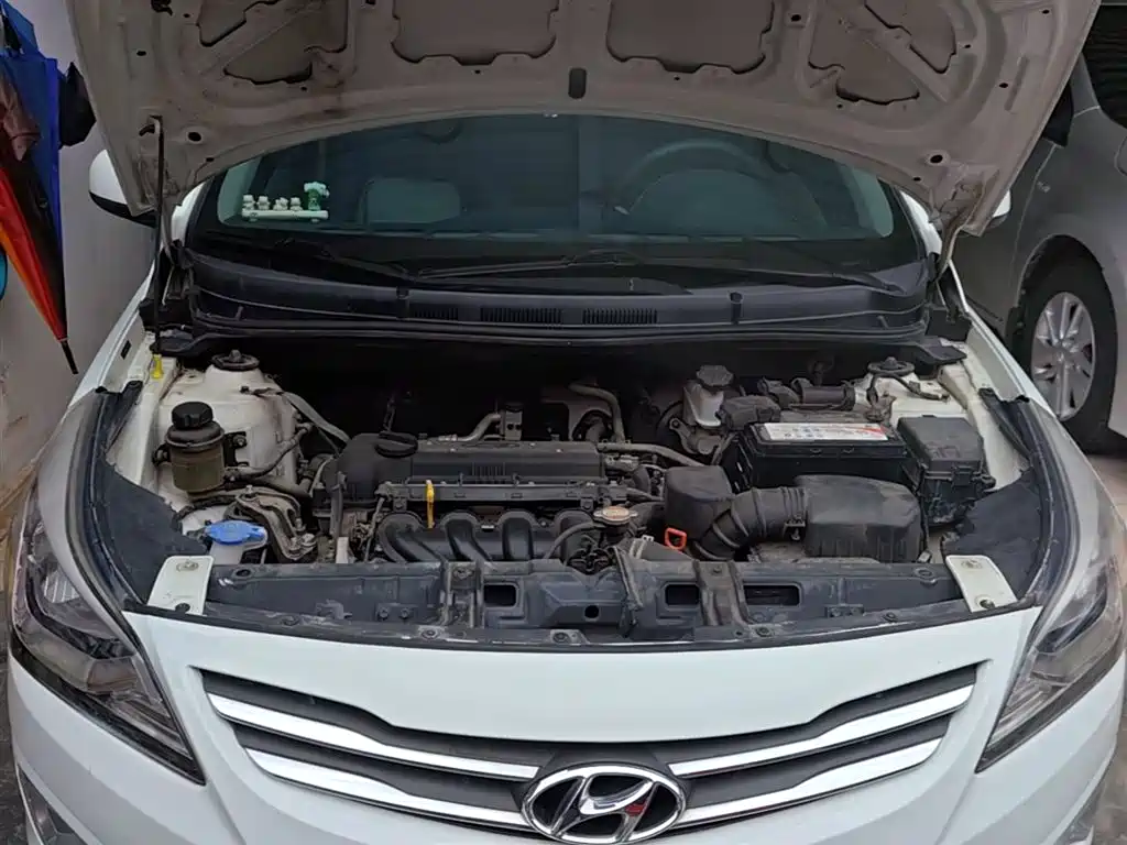 Hyundai Verna 2014 — фото 19