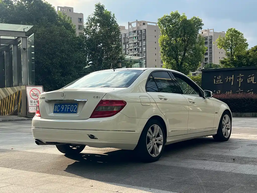 Mercedes-Benz C-Class 2010