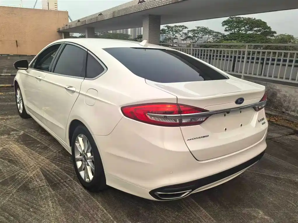 Ford Mondeo 2017 — фото 7
