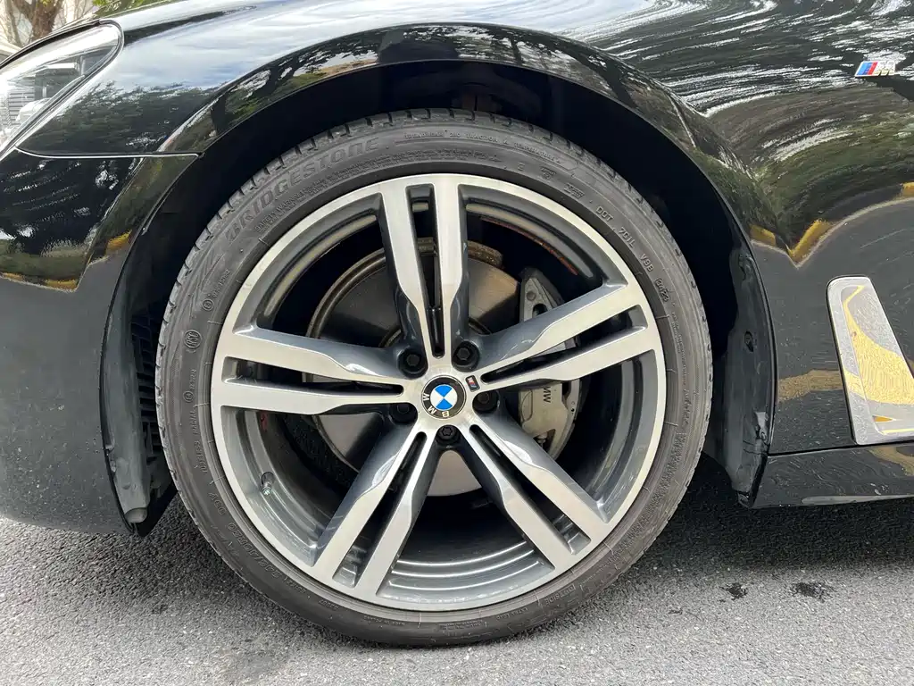 BMW 7 Series 2018 — фото 16
