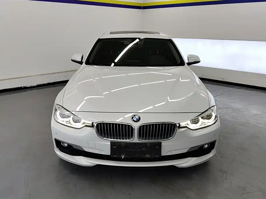 BMW 3 Series 2018 — фото 2