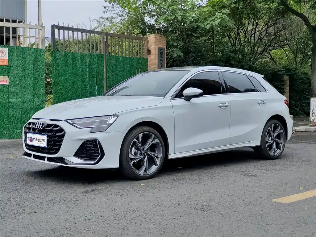 Audi A3 2025 — фото 1