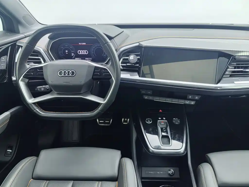 Audi Q4 E-Tron 2025 — фото 5