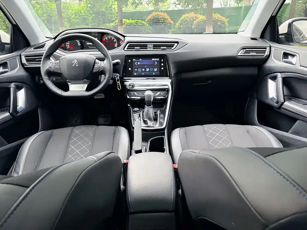 Peugeot 308 2018 — фото 14