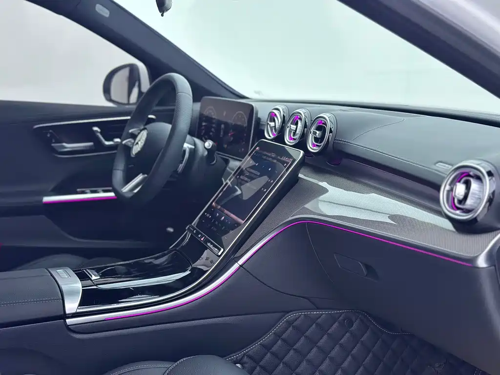 Mercedes-Benz C-Class 2024 — фото 13