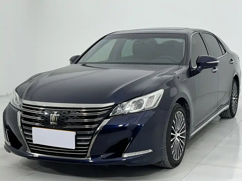 Toyota Crown 2018 — фото 1