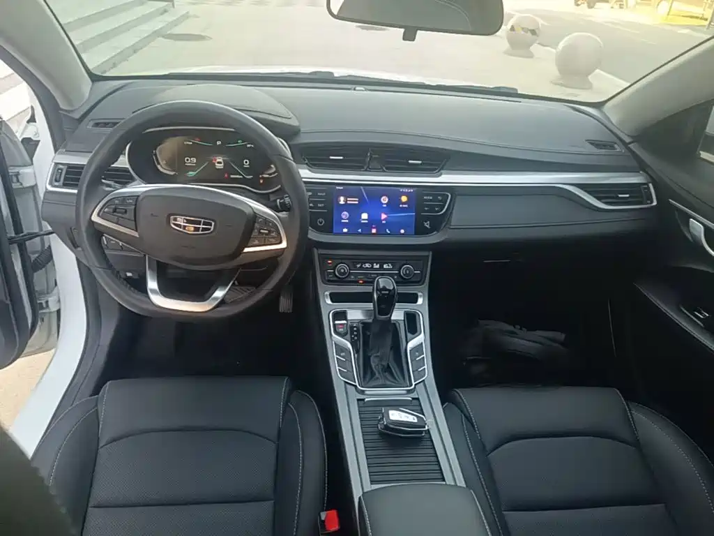 Geely Emgrand 2020 — фото 10