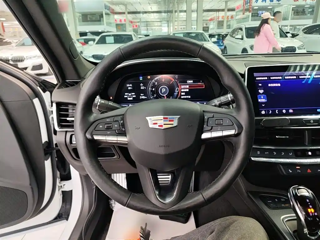 Cadillac CT5 2022 — фото 11