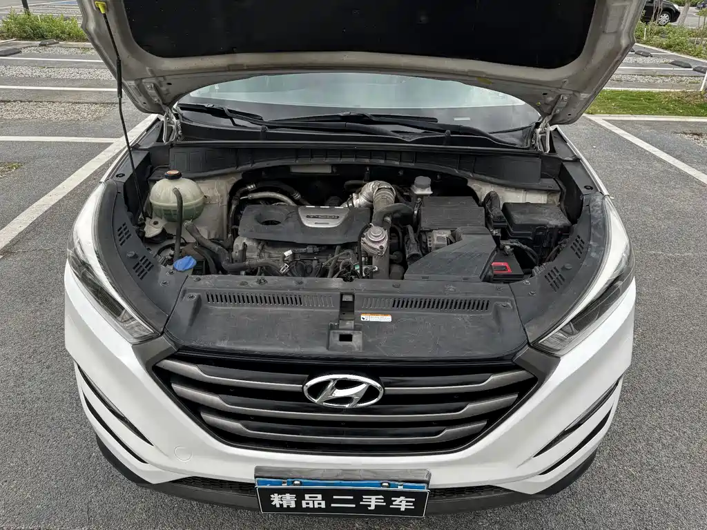 Hyundai Tucson 2016 — фото 18
