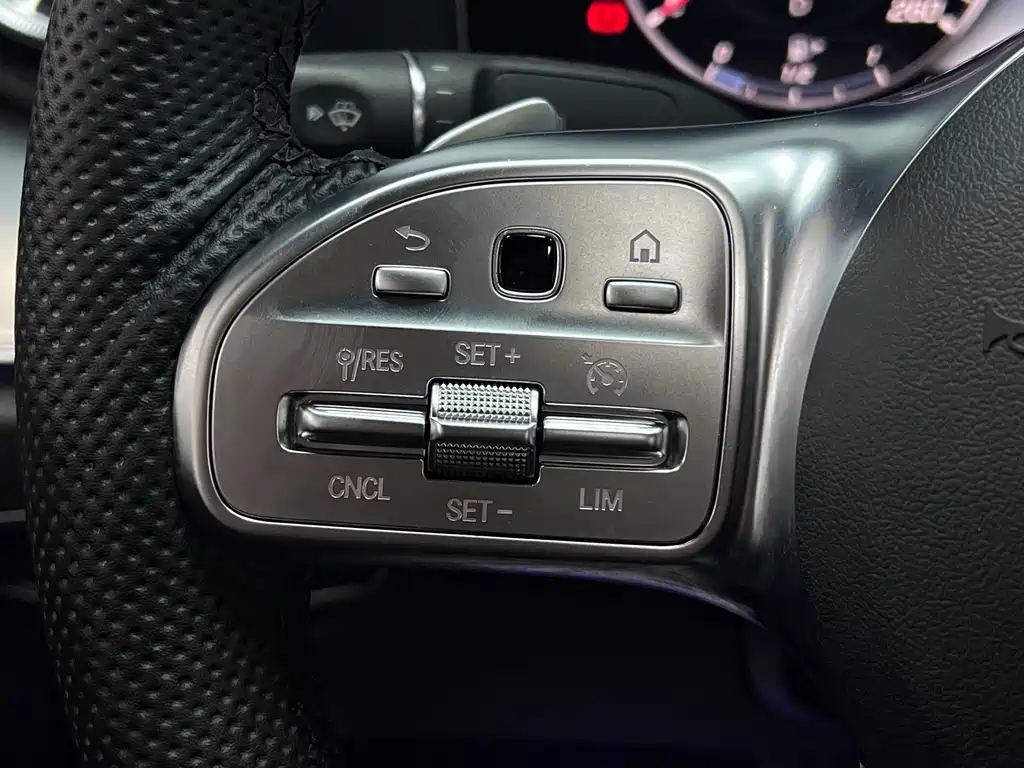 Mercedes-Benz E-Class 2020 — фото 27