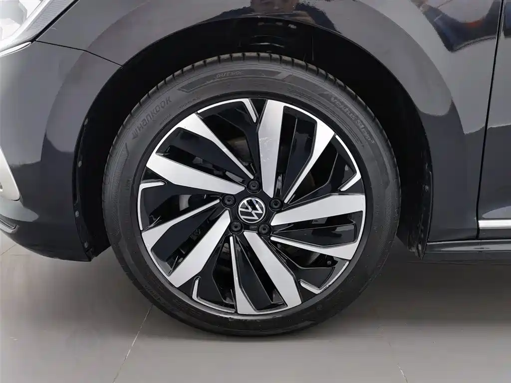 Volkswagen Passat 2025 — фото 17