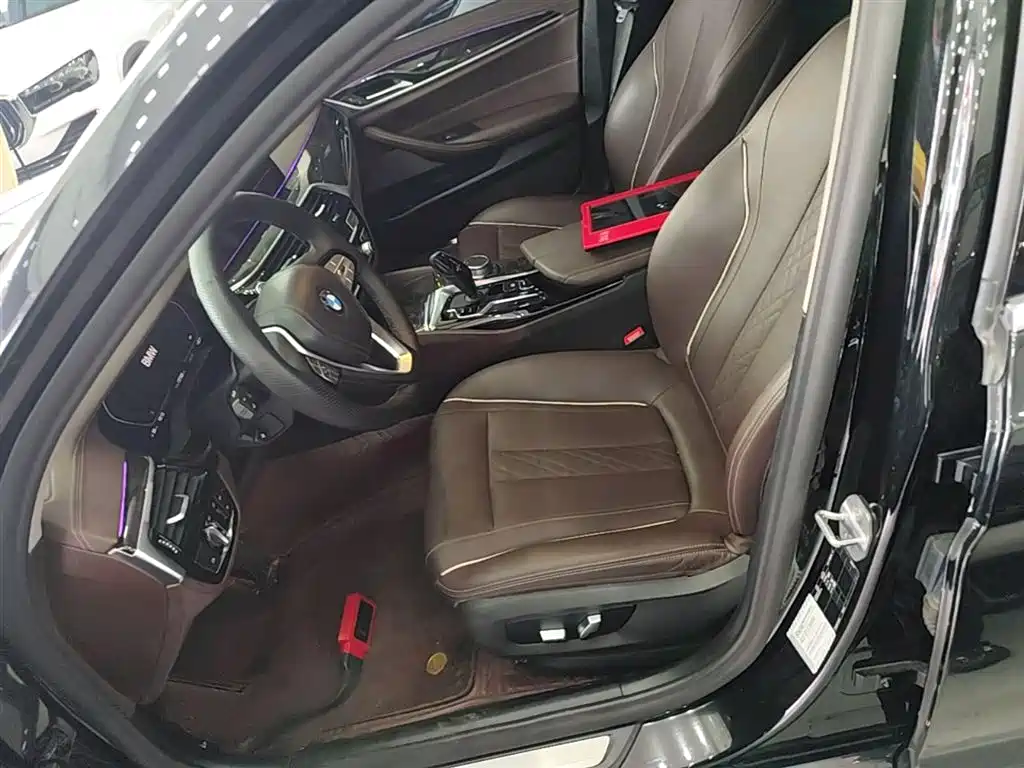 BMW 5 Series 2020 — фото 15