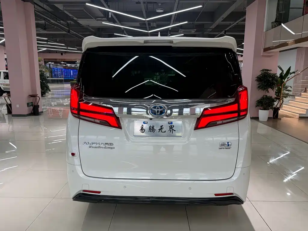 Toyota Alphard 2020 — фото 11