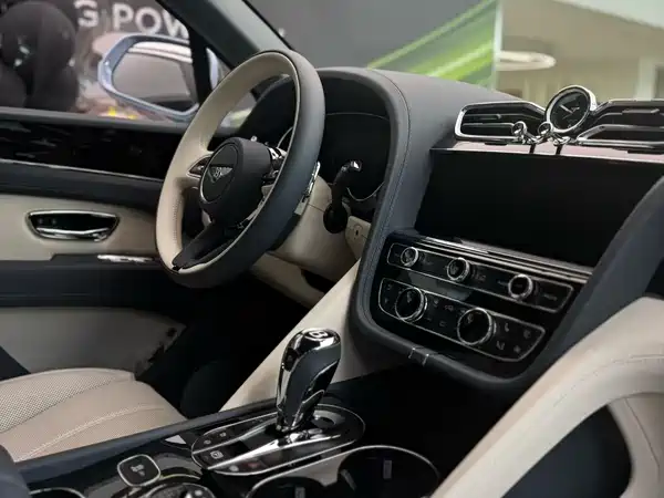 Bentley Bentayga 2026