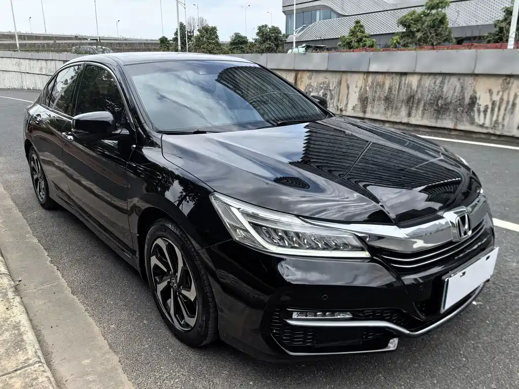 Honda Accord 2016 — фото 2