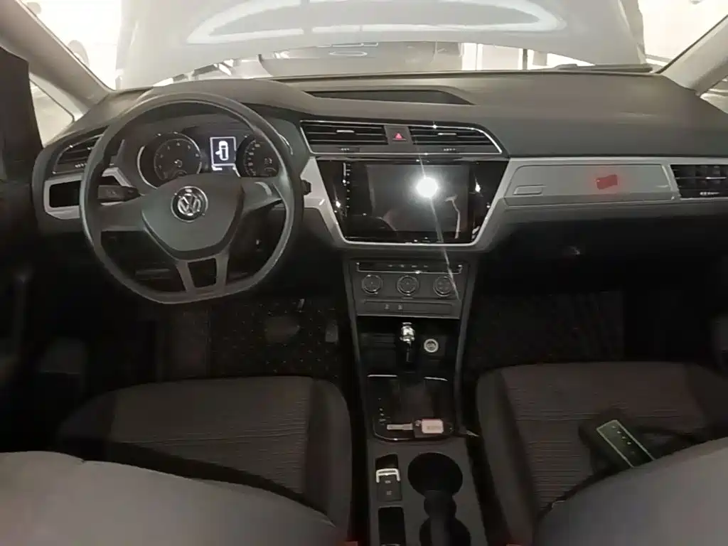 Volkswagen Touran 2016 — фото 10