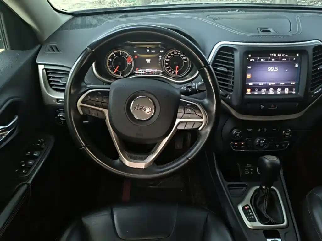 Jeep Cherokee 2018 — фото 11