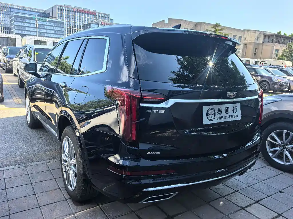 Cadillac XT6 2022 — фото 17